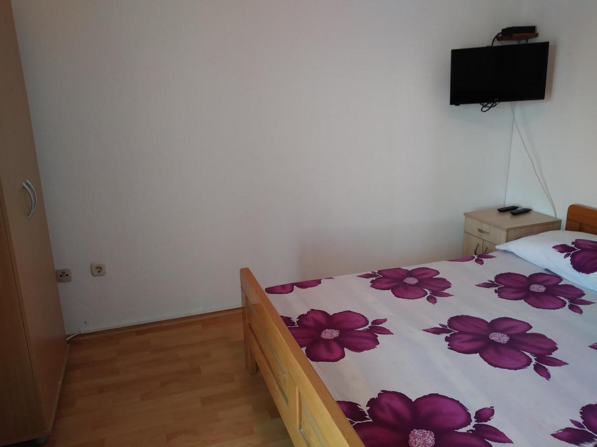 Nives Apartmani Pakoštane Екстериор снимка