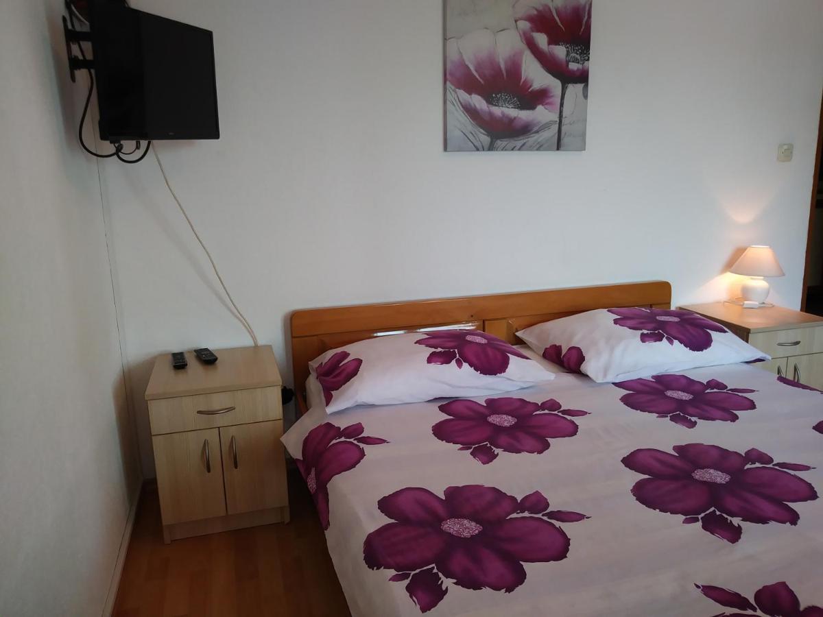 Nives Apartmani Pakoštane Екстериор снимка