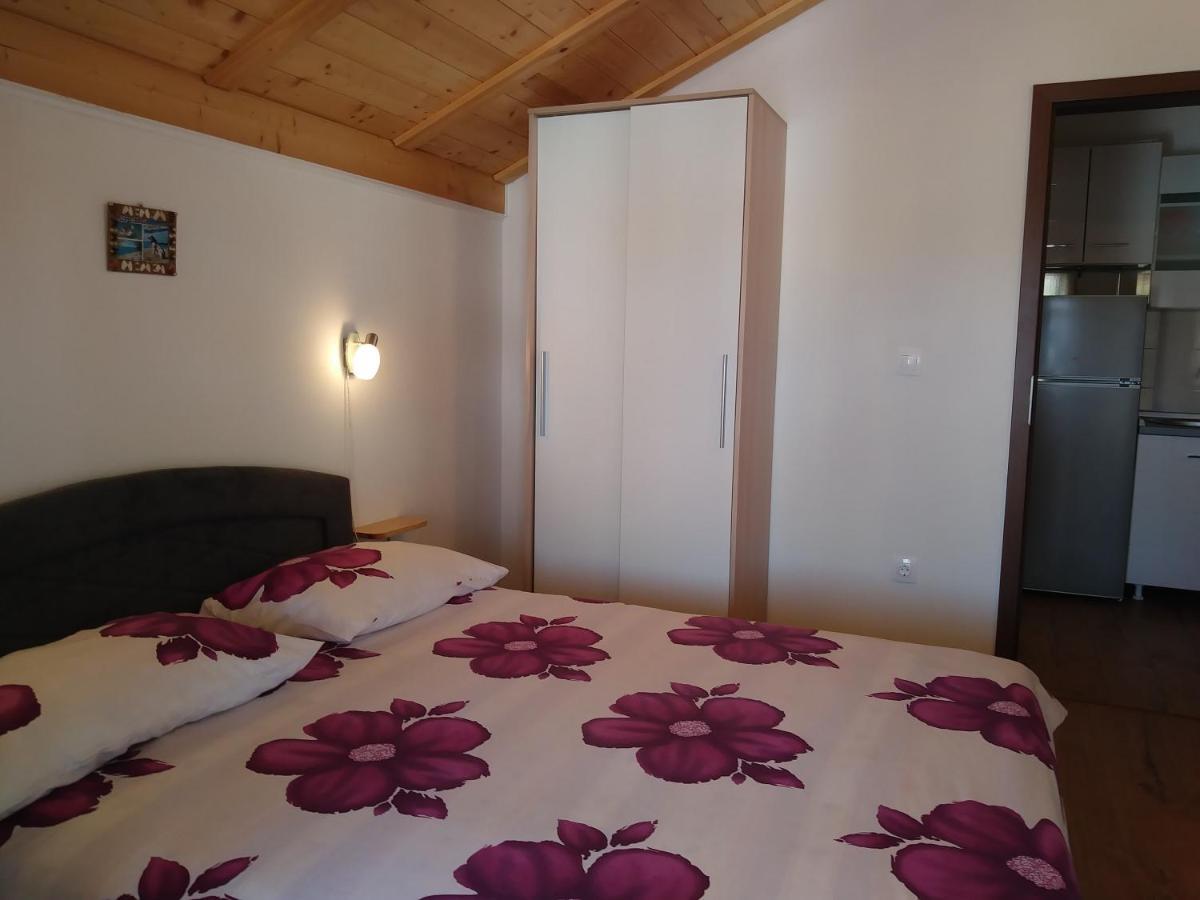 Nives Apartmani Pakoštane Екстериор снимка
