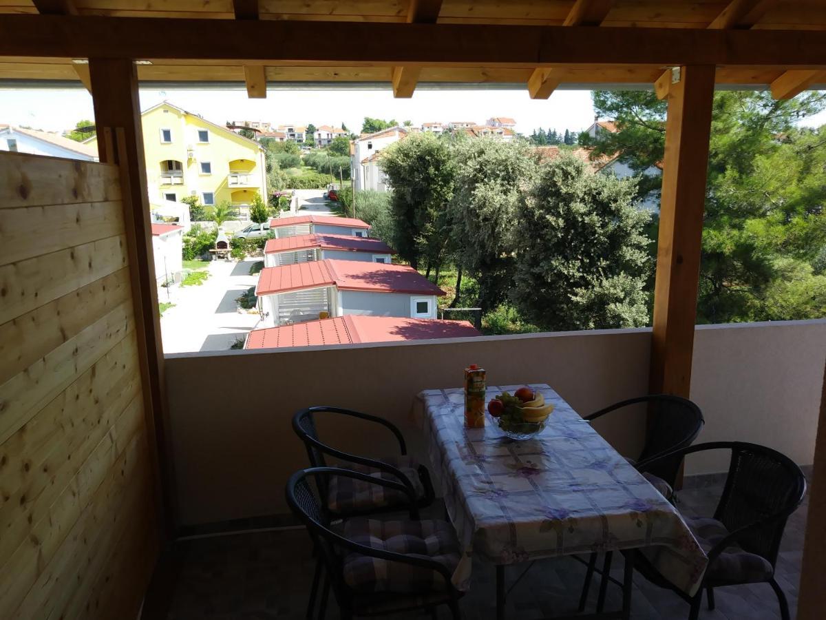 Nives Apartmani Pakoštane Екстериор снимка