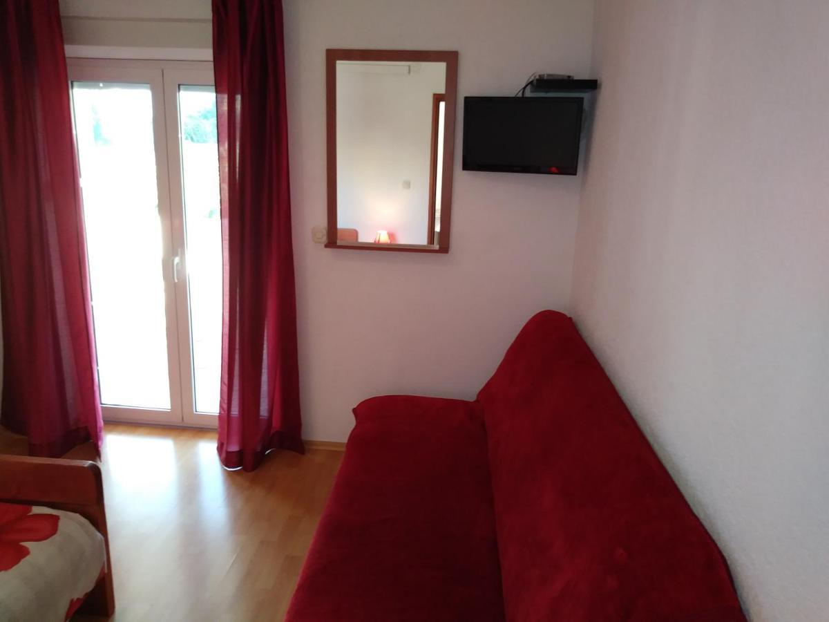 Nives Apartmani Pakoštane Екстериор снимка