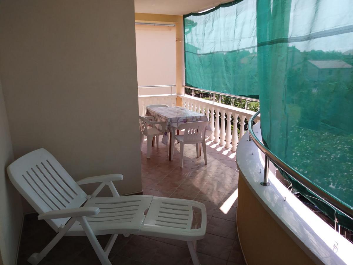 Nives Apartmani Pakoštane Екстериор снимка
