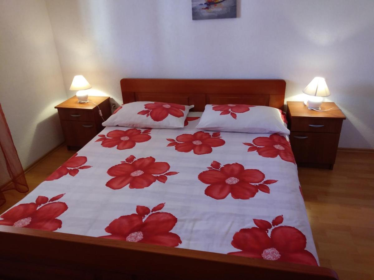 Nives Apartmani Pakoštane Екстериор снимка