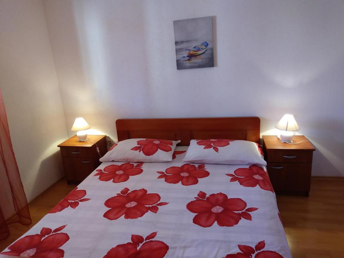 Nives Apartmani Pakoštane Екстериор снимка