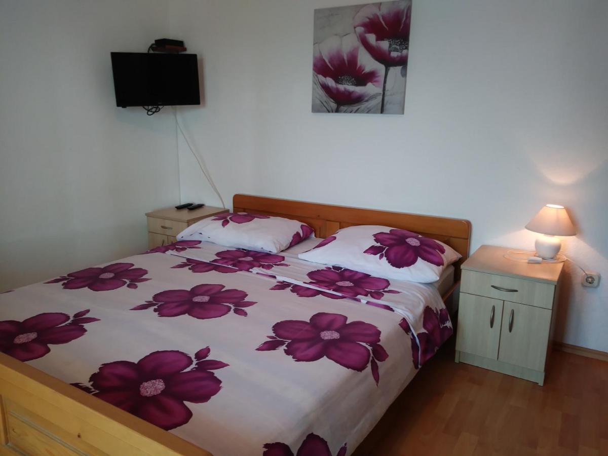 Nives Apartmani Pakoštane Екстериор снимка