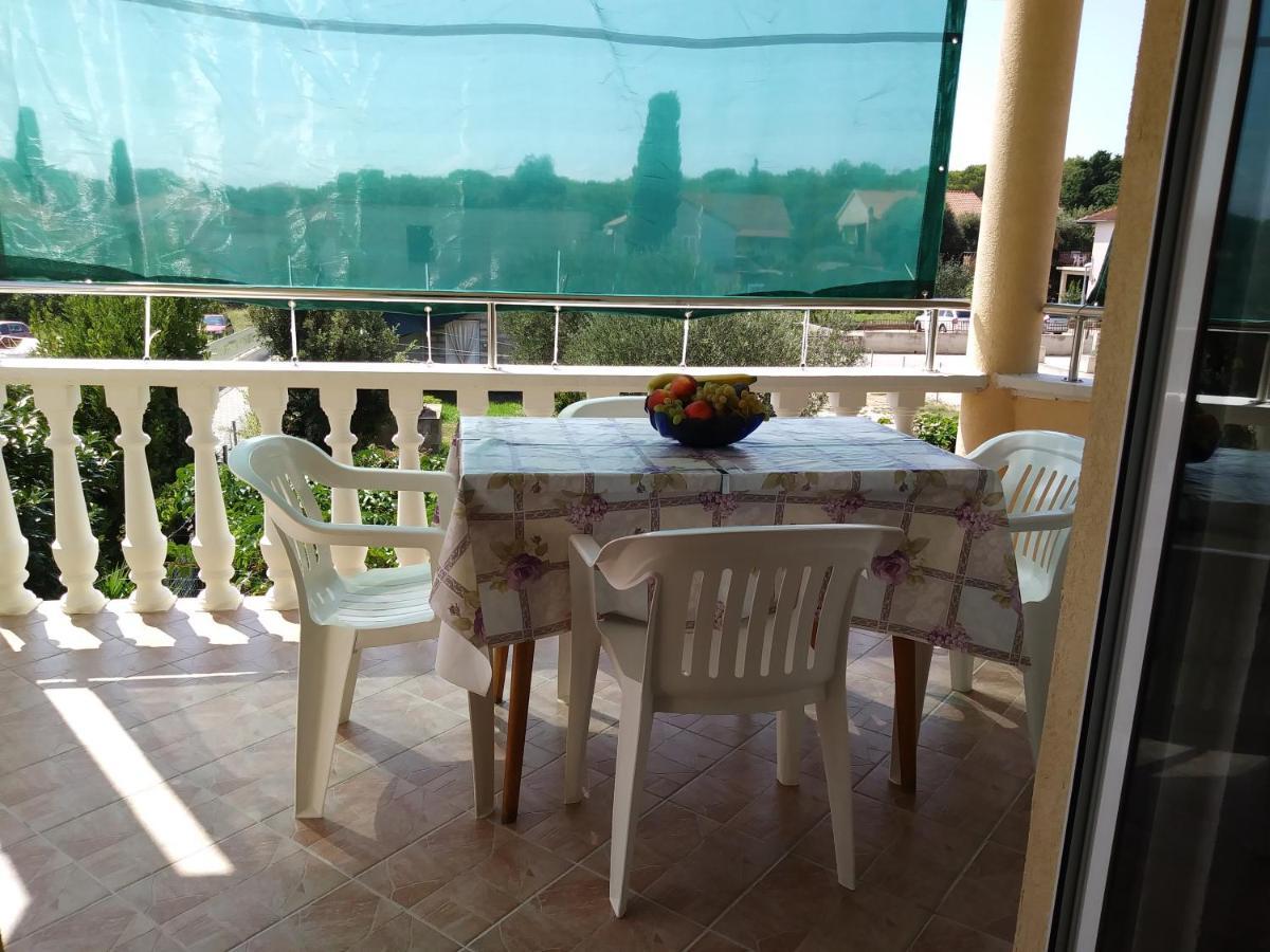 Nives Apartmani Pakoštane Екстериор снимка