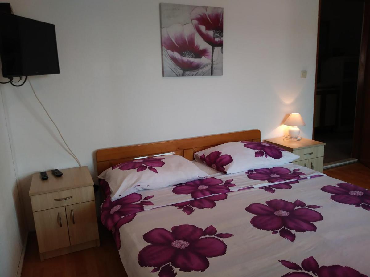 Nives Apartmani Pakoštane Екстериор снимка