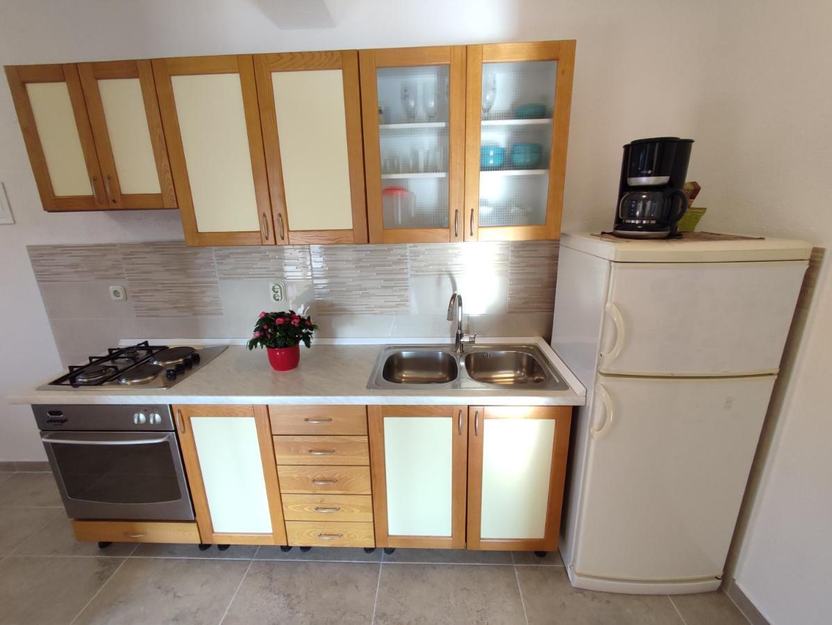 Nives Apartmani Pakoštane Екстериор снимка